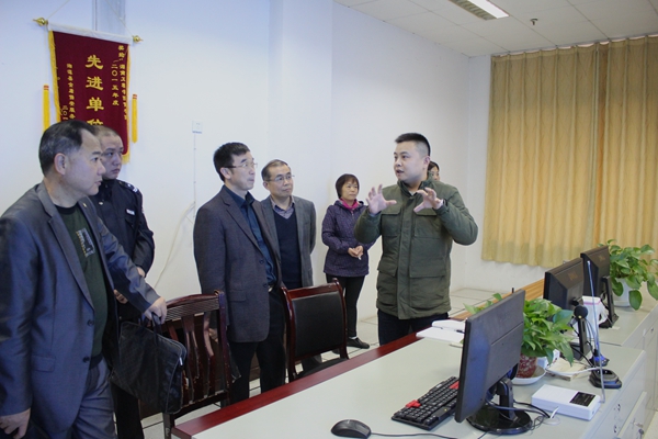 1478768402533022554.jpg 查看监控指挥中心_副本.jpg