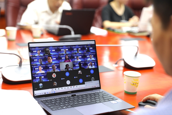 1598696500785088423.jpg 云端开会电脑屏幕_副本.jpg