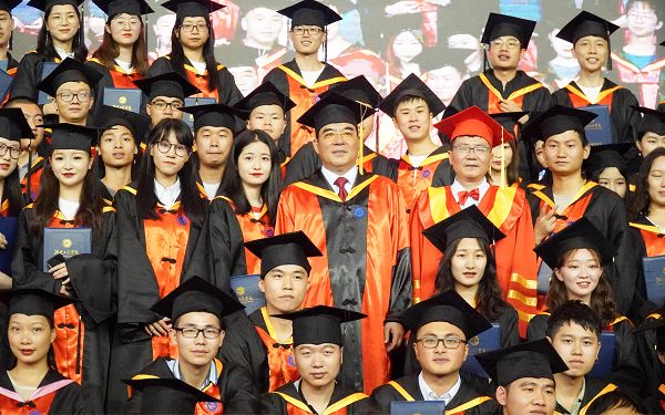 1561195905395015518.jpg D:UsersDesktop\u65b0建文件夹?9毕业典礼修图DSC010114.jpg