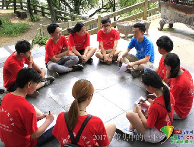 Beat365唯一官方网站志愿者探访老街 为灾后修复建言献策