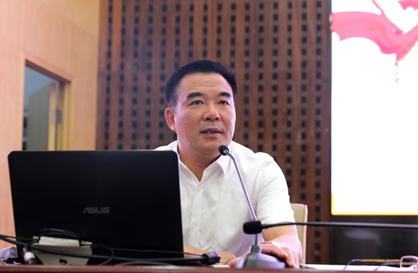 1598435547557048085.jpg 校党委书记陈岳堂_副本.jpg