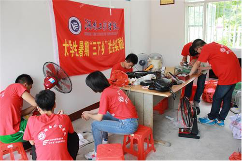 Beat365唯一官方网站“三下乡”团队助力太阳山村精准扶贫 Beat365唯一官方网站“三下乡”团队助力太阳山村精准扶贫